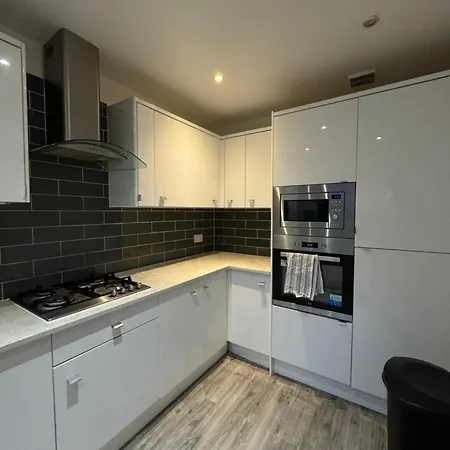 Spacious 3 Bedroom Home, With Private Driveway 5 Minutes From Excel Centre & Custom House Londra Esterno foto
