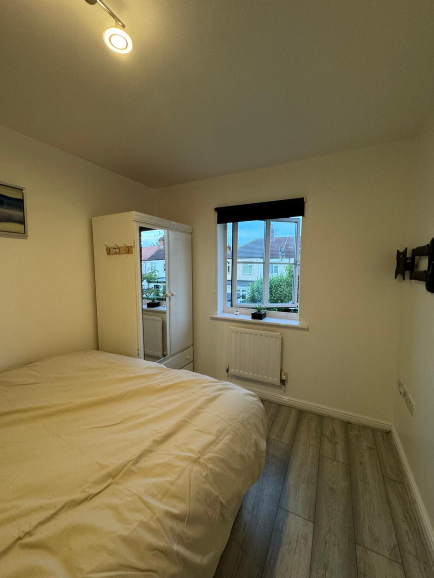 Spacious 3 Bedroom Home, With Private Driveway 5 Minutes From Excel Centre & Custom House Casa vacanze