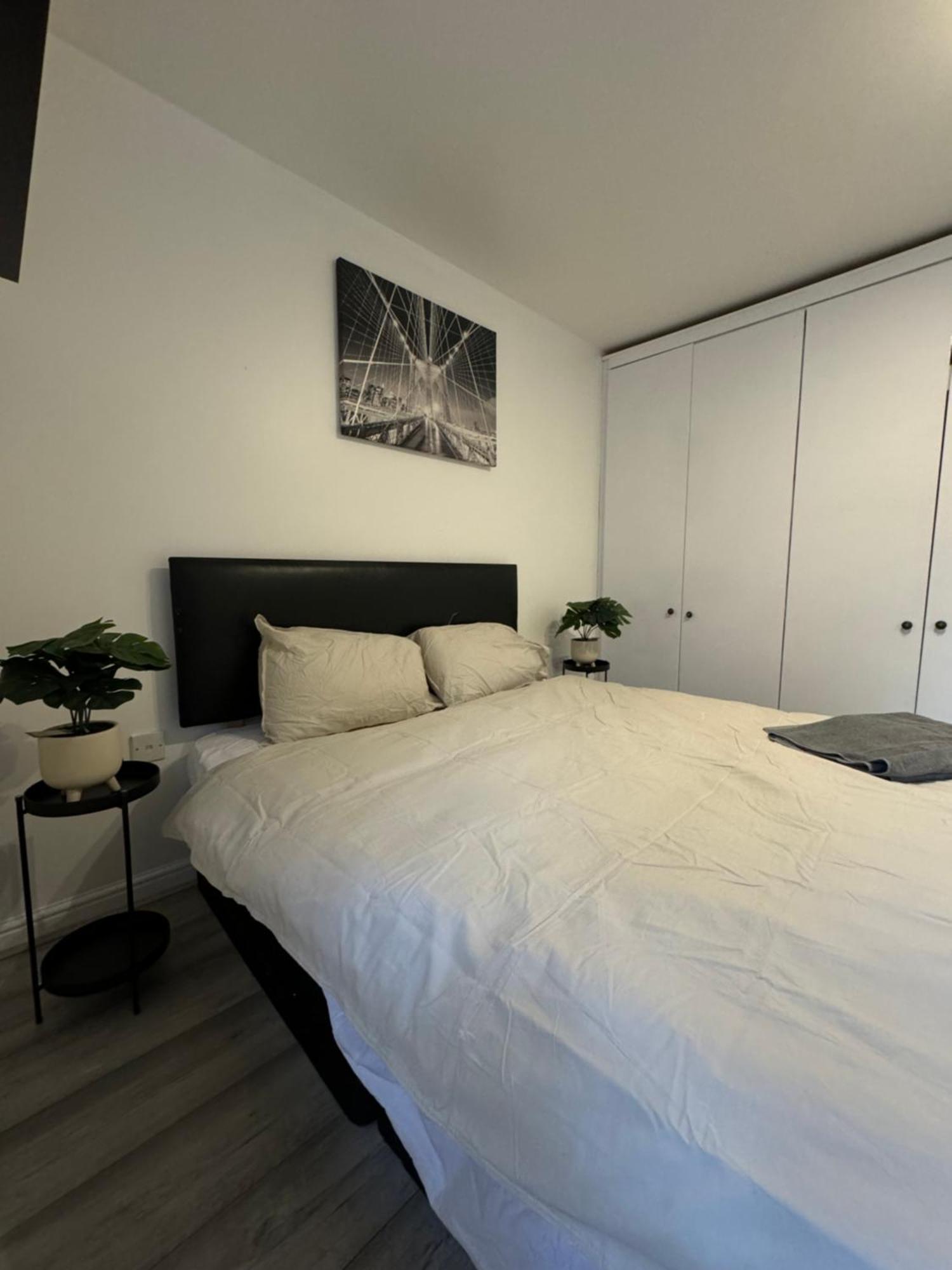 Casa vacanze Spacious 3 Bedroom Home, With Private Driveway 5 Minutes From Excel Centre & Custom House