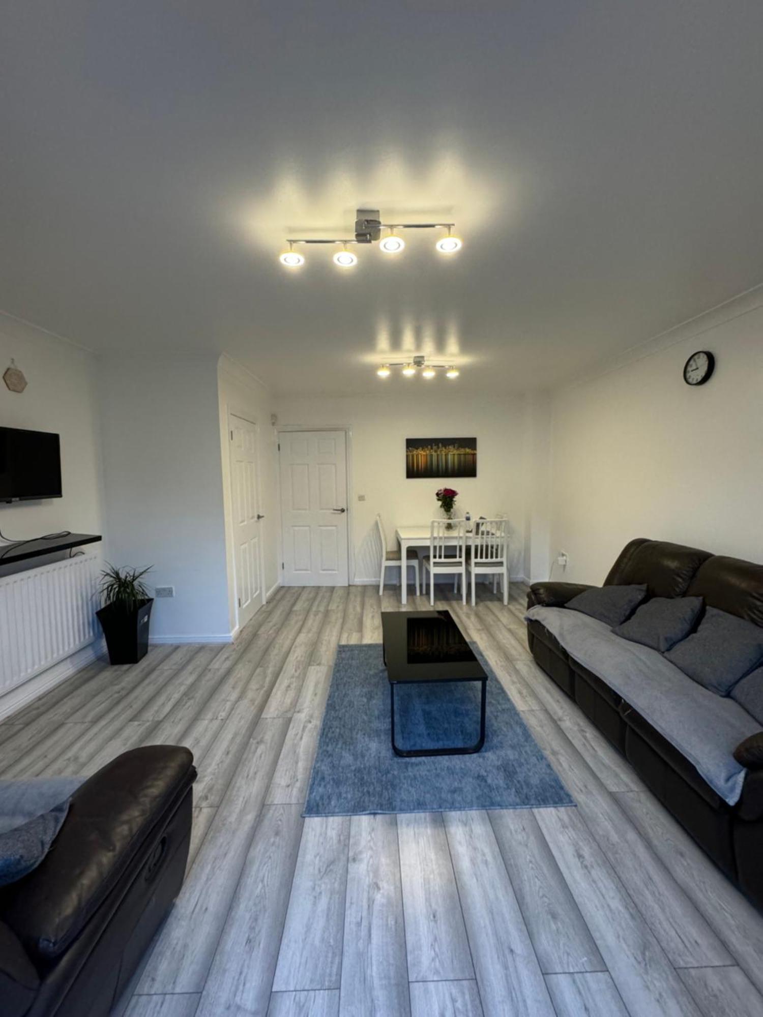 Casa vacanze Spacious 3 Bedroom Home, With Private Driveway 5 Minutes From Excel Centre & Custom House