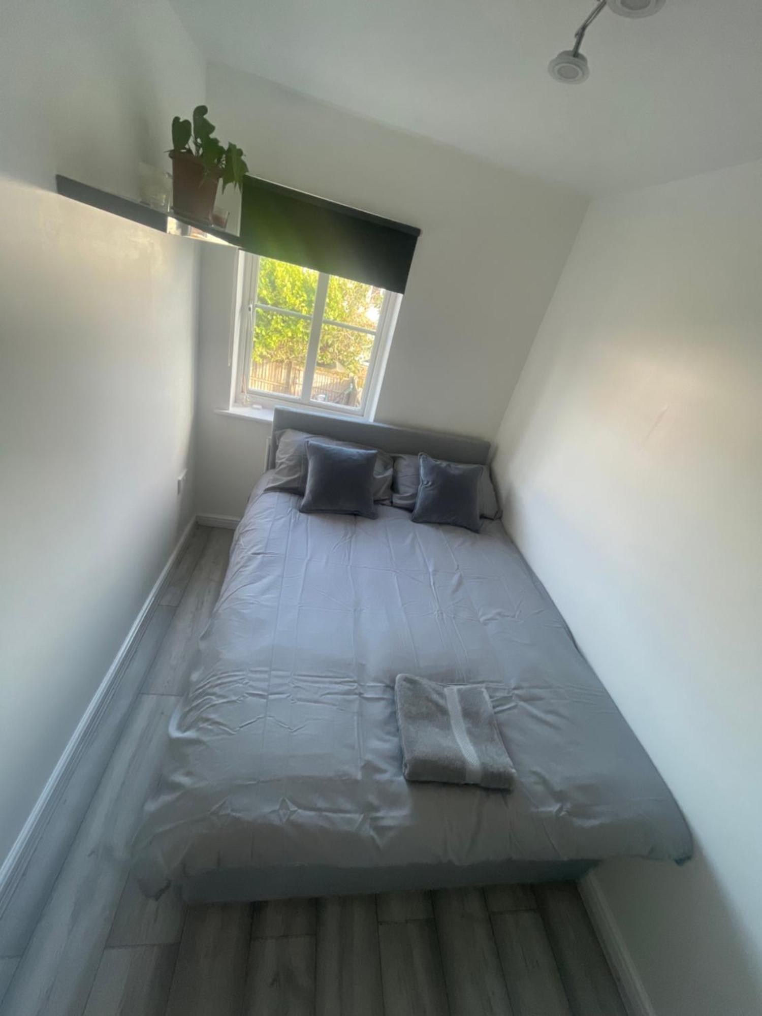 Casa vacanze Spacious 3 Bedroom Home, With Private Driveway 5 Minutes From Excel Centre & Custom House Londra
